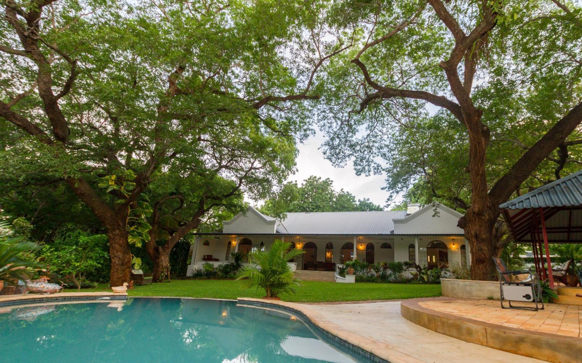 The Courtney Lodge Victoria Falls Exteriér fotografie